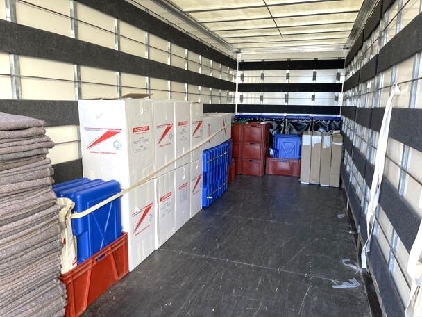 Camion de déménagement groupé pour les particuliers et les entreprises société Accordem